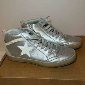Shu Shop girls Paulina sneaker size 4